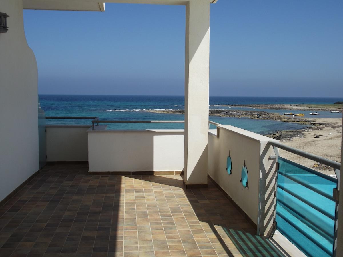 Hotel Mirage Torre Santa Sabina Bagian luar foto