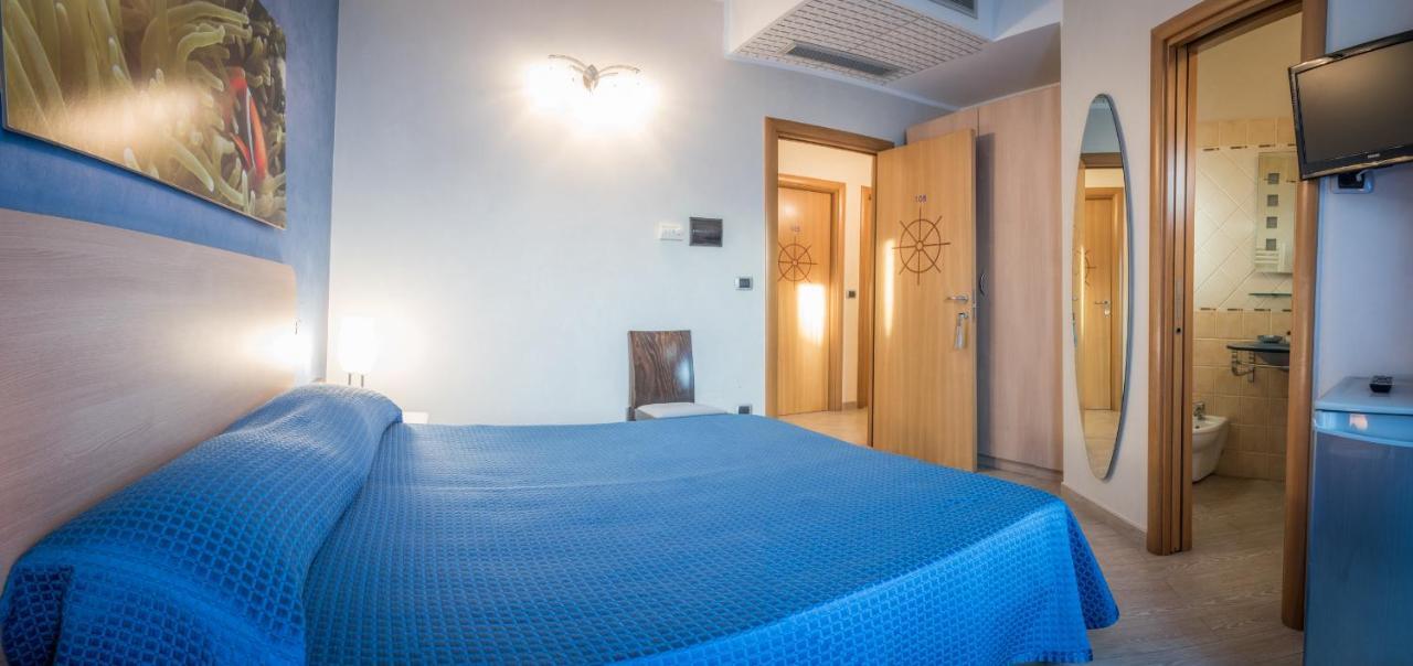 Hotel Mirage Torre Santa Sabina Ruang foto